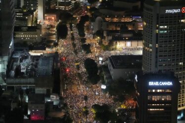 Polícia remove manifestantes em Telavive por cessar-fogo em Gaza
