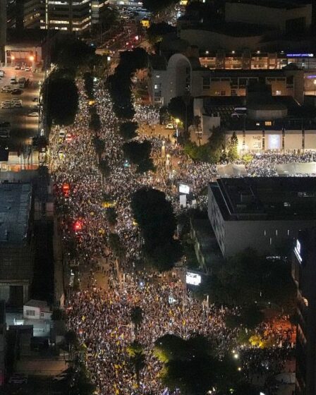 Polícia remove manifestantes em Telavive por cessar-fogo em Gaza