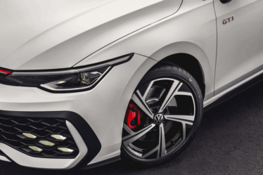 Golf GTI esgota no Brasil com estratégia nada comum da Volkswagen